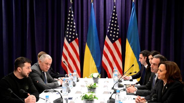 Zelesnki, en un encuentro bilateral con la vicepresidenta estadounidense Kamala Harris, este sábado