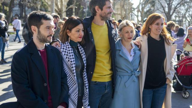 Los ministros Pablo Bustinduy, Sira Rego, Ernest Urtasun, la vicepresidenta Yolanda Díaz y Mónica García, en una fotografía de archivo durante una manifestación de apoyo a Palestina.
