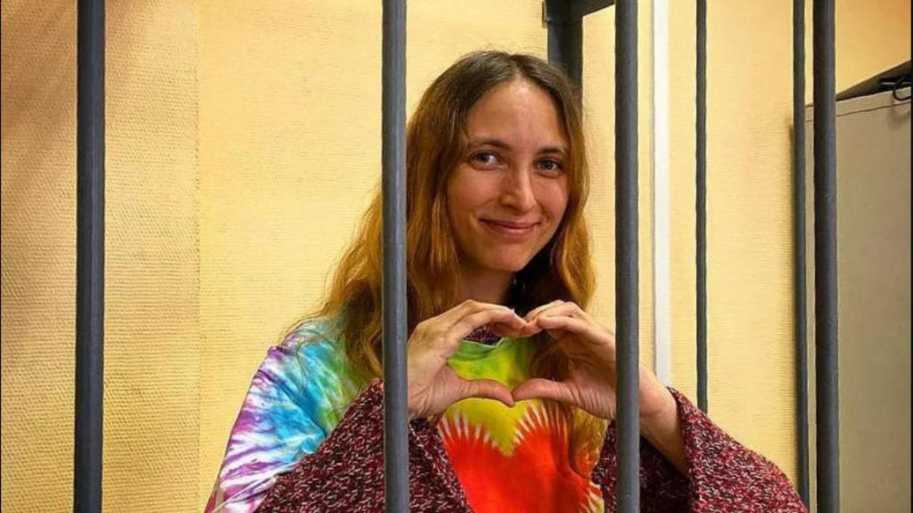 Aleksandra Skochilenko durante el juicio en el Tribunal de San Petersburgo.