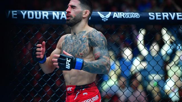 Topuria, en su combate ante Volkanovski.