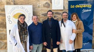 Representantes de la ONG 'Socorro de los Pobres' y La Despensa Supermercados.