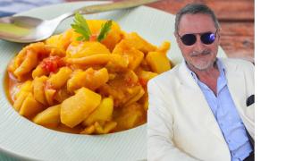 El secreto de Carlos Herrera para hacer unas papas con choco de chuparse los dedos