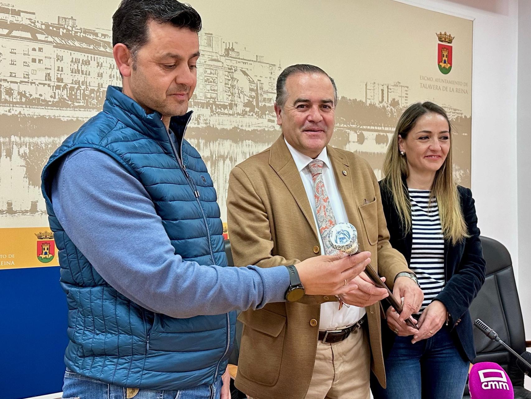 Alberto Acosta gana el Bastón de Mondas de 2024, que se dedica al Padre Juan de Mariana