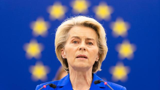 La presidenta de la Comisión, Ursula von der Leyen, en una intervención en el Parlamento europeo en 2023.