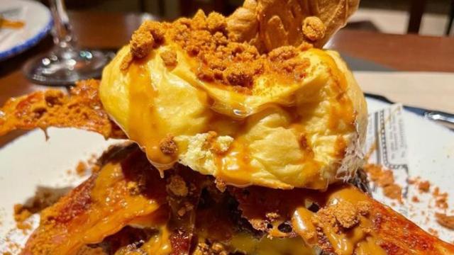 Este restaurante en Cantabria tiene una deliciosa hamburguesa con crema Lotus que enamora a todos