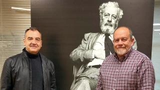 El director del Festival Internacional de Cine de Alicante, Vicente Seva y el director Ciudad de la Luz  Fermín Crespo.