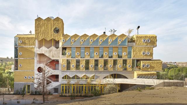 Reggio School, proyecto finalista de los Premios Mies van der Rohe 2024.