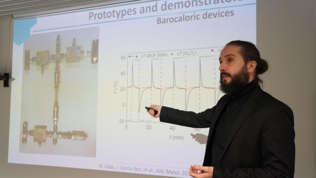Investigadores de la UDC utilizan materiales que respiran CO2 para enfriar neveras y calentar casas