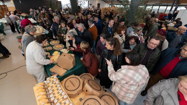 Moeche celebra cada mes una Feria dedicada al queso