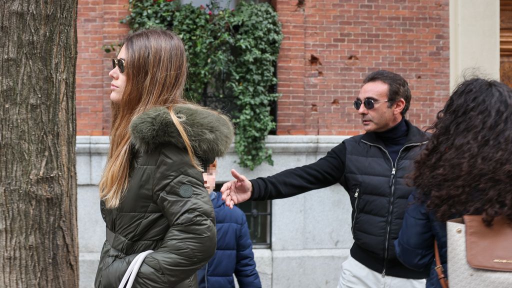 Ana Soria y Enrique Ponce, en el barrio de Salamanca.