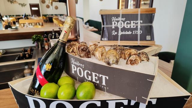 Champán y ostras en Moscatel.