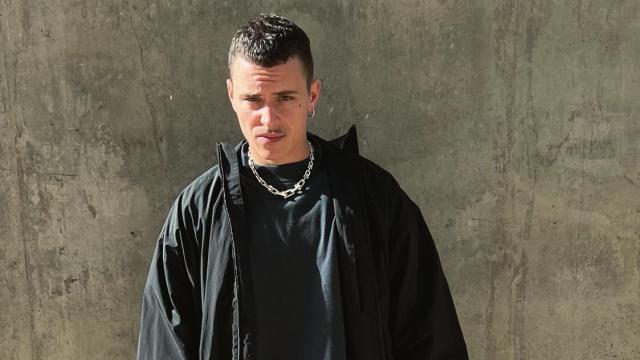 Aron Piper en una imagen de sus redes sociales.