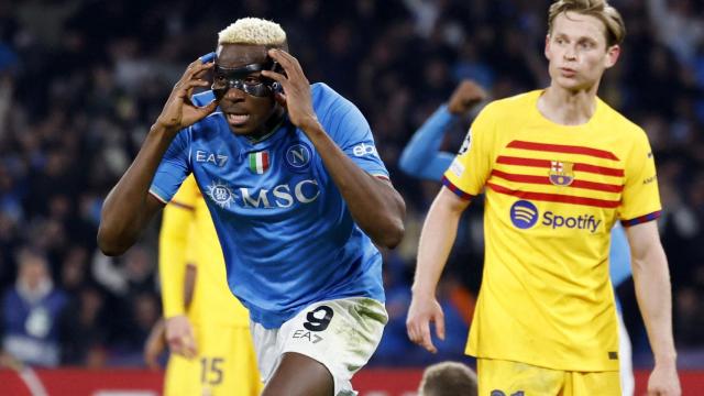 Osimhen celebra su gol ante el Barcelona en Champions.
