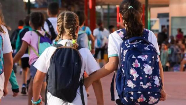 Dos alumnas de un colegio en una imagen de archivo.