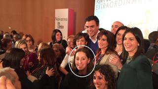 Patricia Úriz, en el centro de la imagen, en un acto con Pedro Sánchez en 2016