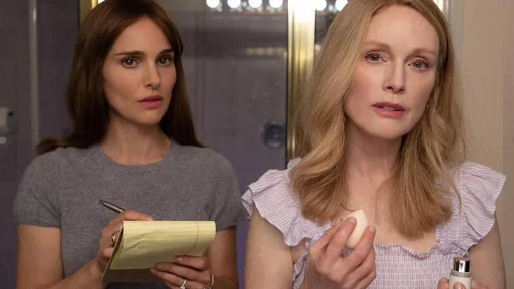 Natalie Portman and Julianne Moore in 'Secrets of a Scandal'.