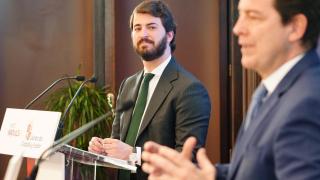El presidente de la Junta de Castilla y León, Alfonso Fernández Mañueco; el vicepresidente, Juan García-Gallardo;