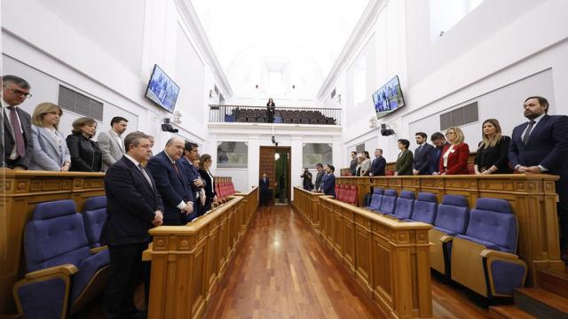 Minuto de silencio por los guardias civiles asesinados en Barbate.