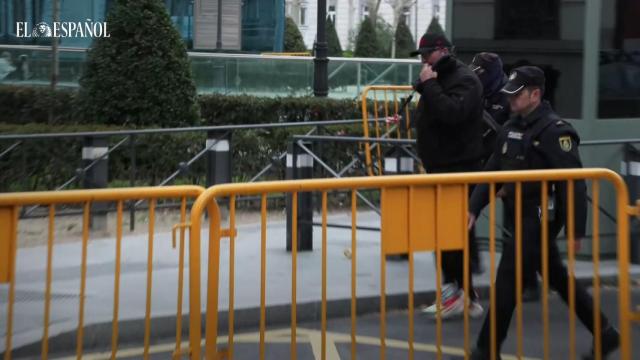 VÍDEO | El juez de la Audiencia Nacional retira el pasaporte a Koldo García y le deja en libertad