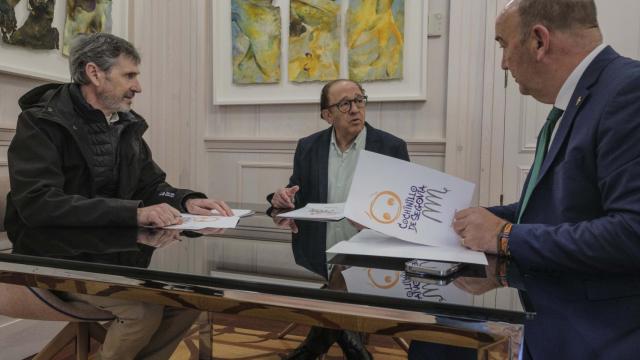 Miguel Ángel de Vicente se reúne con Procose para apoyar la creación de un Centro de Interpretación del Cochinillo