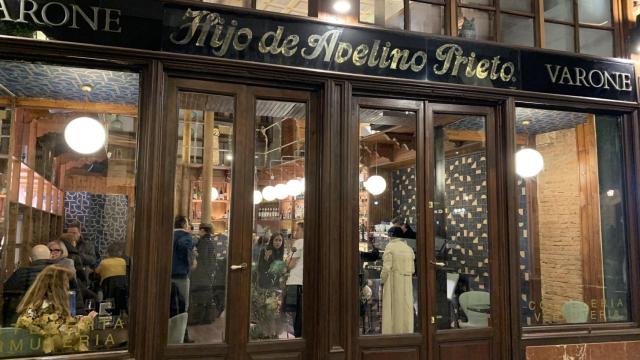 Nueva coctelería y vermutería Varone en la Plaza Mayor de Zamora