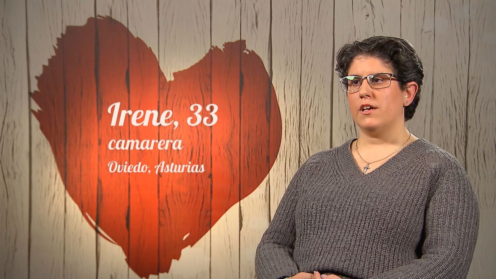 Una votante de Vox y fan de Abascal busca el amor en 'First Dates' tras ...