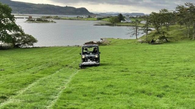 Arqueólogos investigando mediante un  radar en la isla de Klosterøy