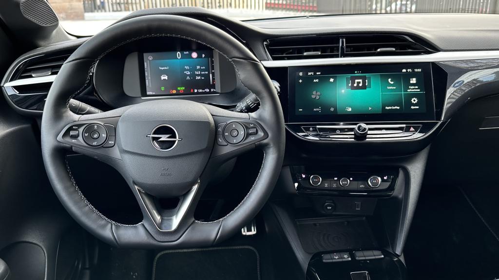 Interior del Opel Corsa.