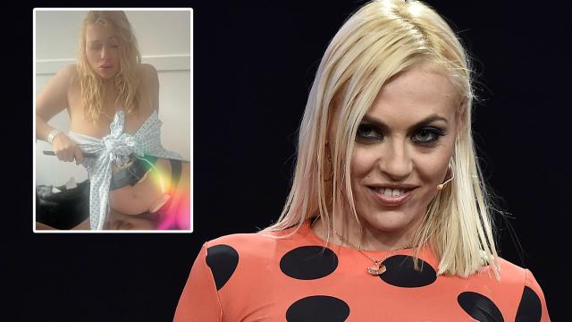 Daniela Blume en un fotomontaje de EL ESPAÑOL junto a una de las imágenes que ha compartido.