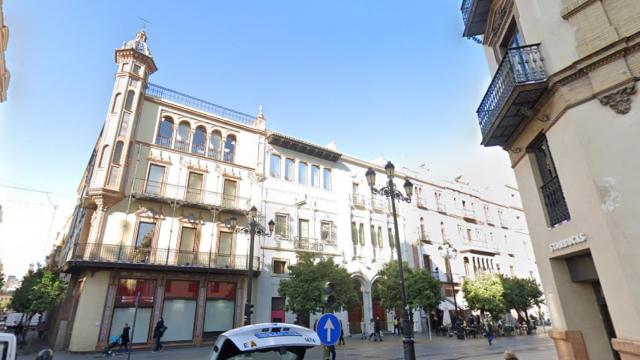 Edificios de la Avenida de la Constitución que ocupará el nuevo hotel.