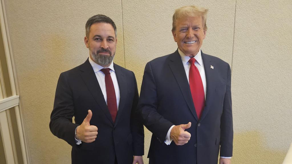 Santiago Abascal junto a Donald Trump en Washington en la CPAC.