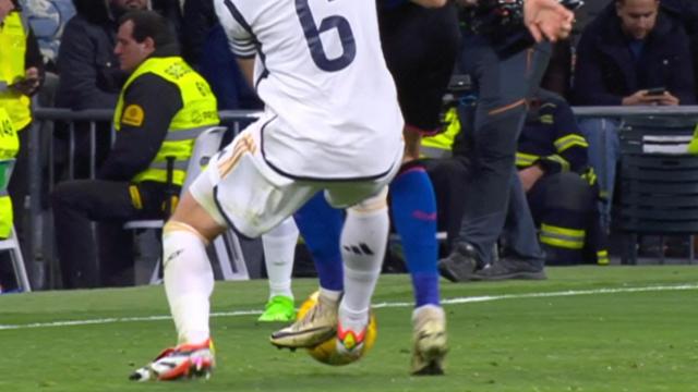 Falta de Nacho previa al gol de Lucas Vázquez anulado por el VAR