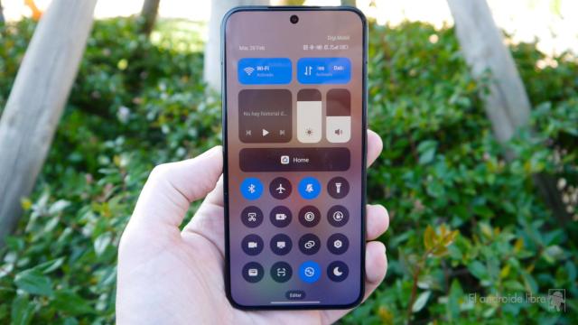 Xiaomi 14 con HyperOS