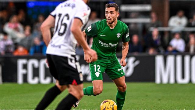 La victoria del Elche le coloca en quinta posición de la tabla.