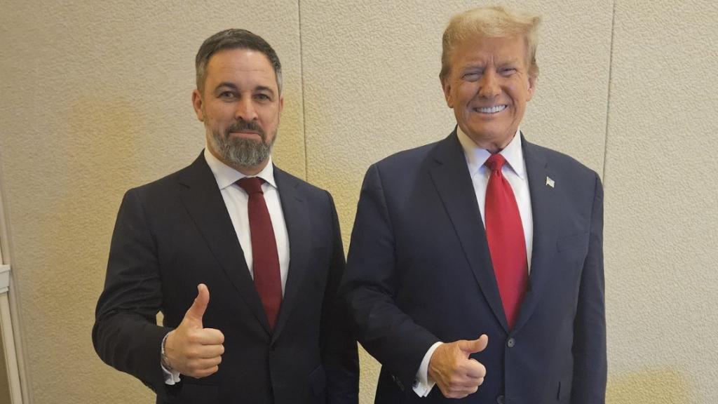 Santiago Abascal y Donald Trump durante su visita a Estados Unidos, en febrero de 2024.