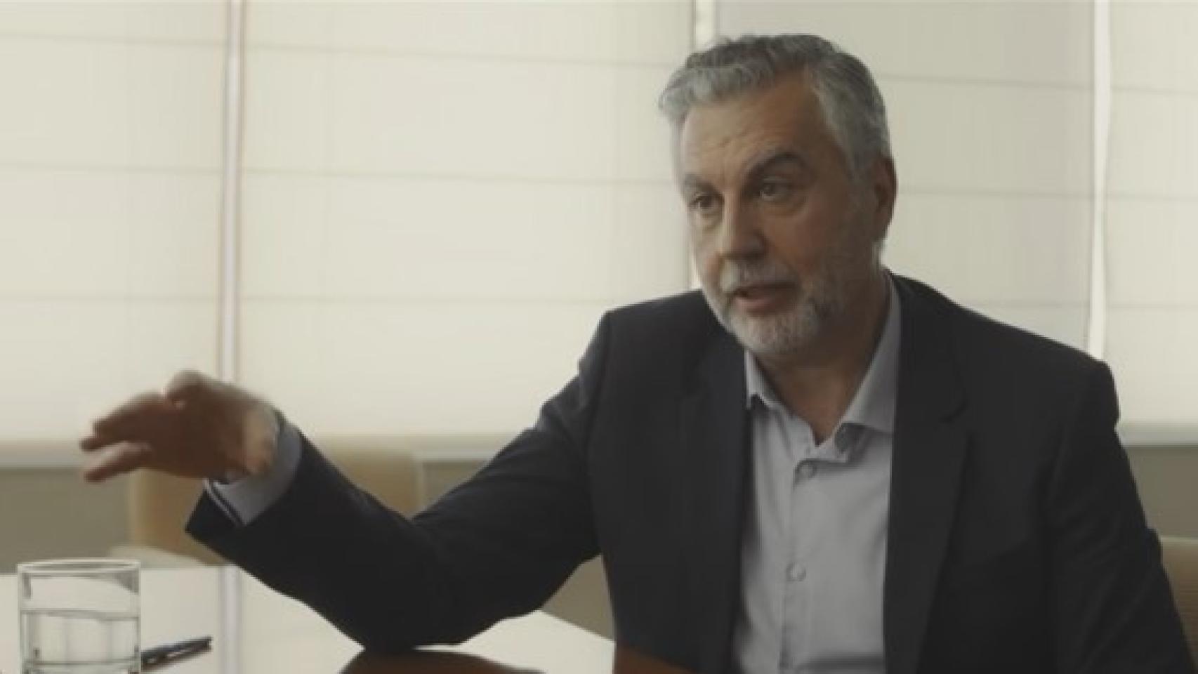 Carlos Alsina durante su entrevista con Jordi Évole.