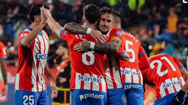 Los jugadores del Girona celebran un gol