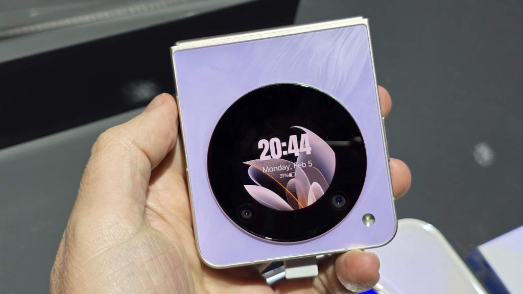 ZTE Nubia Flip 5G