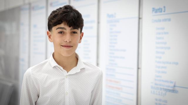 Jordi Alsina, el primer menor de edad en recibir el tratamiento pionero POEM en España.