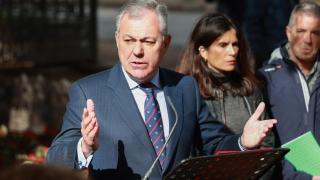 Sanz asegura que no va a privatizar la Plaza de España y critica la “infrafinanciación” de los Ayuntamientos