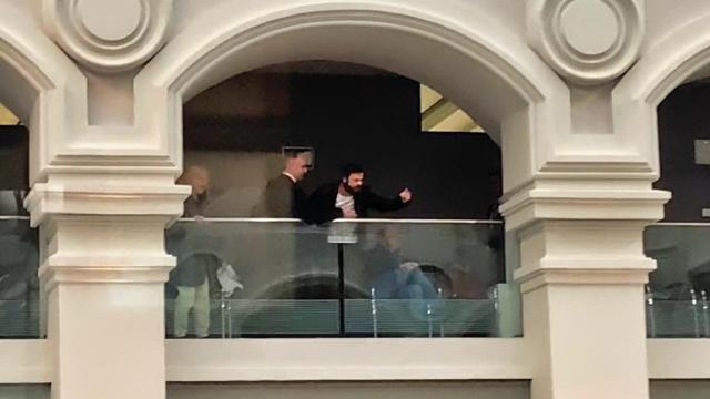 El familiar de un usuario de una residencia de ancianos que ha sido expulsado del pleno del Ayuntamiento.