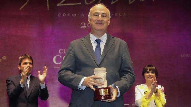 Fernando Benzo, tras recibir el Premio Azorín en 2023.