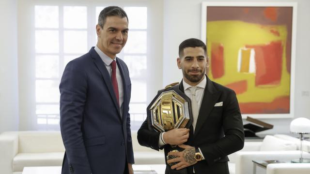 Pedro Sánchez recibe a Ilia Topuria en el Palacio de la Moncloa