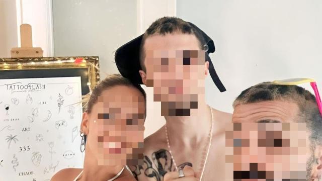 Los Petazetaz, junto con una menor, en su Instagram.