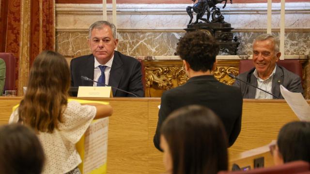 José Luis en el salón de Plenos del Ayuntamiento de Sevilla.