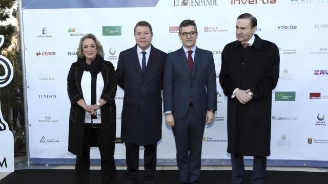 La presidenta ejecutiva de EL ESPAÑOL-EL DIGITAL CLM, Esther Esteban, el presidente de Castilla-La Mancha, Emiliano García-Page, el ministro de la Presidencia, Relaciones con las Cortes y Memoria Democrática, Félix Bolaños, y el presidente ejecutivo y director de EL ESPAÑOL, Pedro J. Ramírez, en el II Foro Económico celebrado en 2023