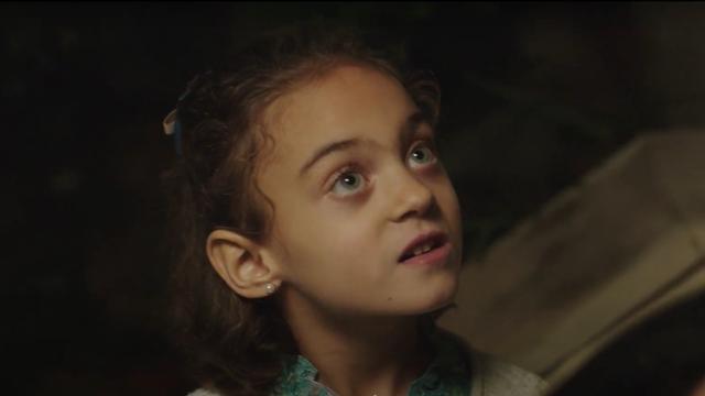 La pequeña participa en el spot lanzado para visibilizar el Mes de las Enfermedades Raras.