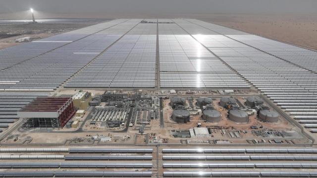 La termosolar de Coxabengoa en Dubai, la más grande del mundo.