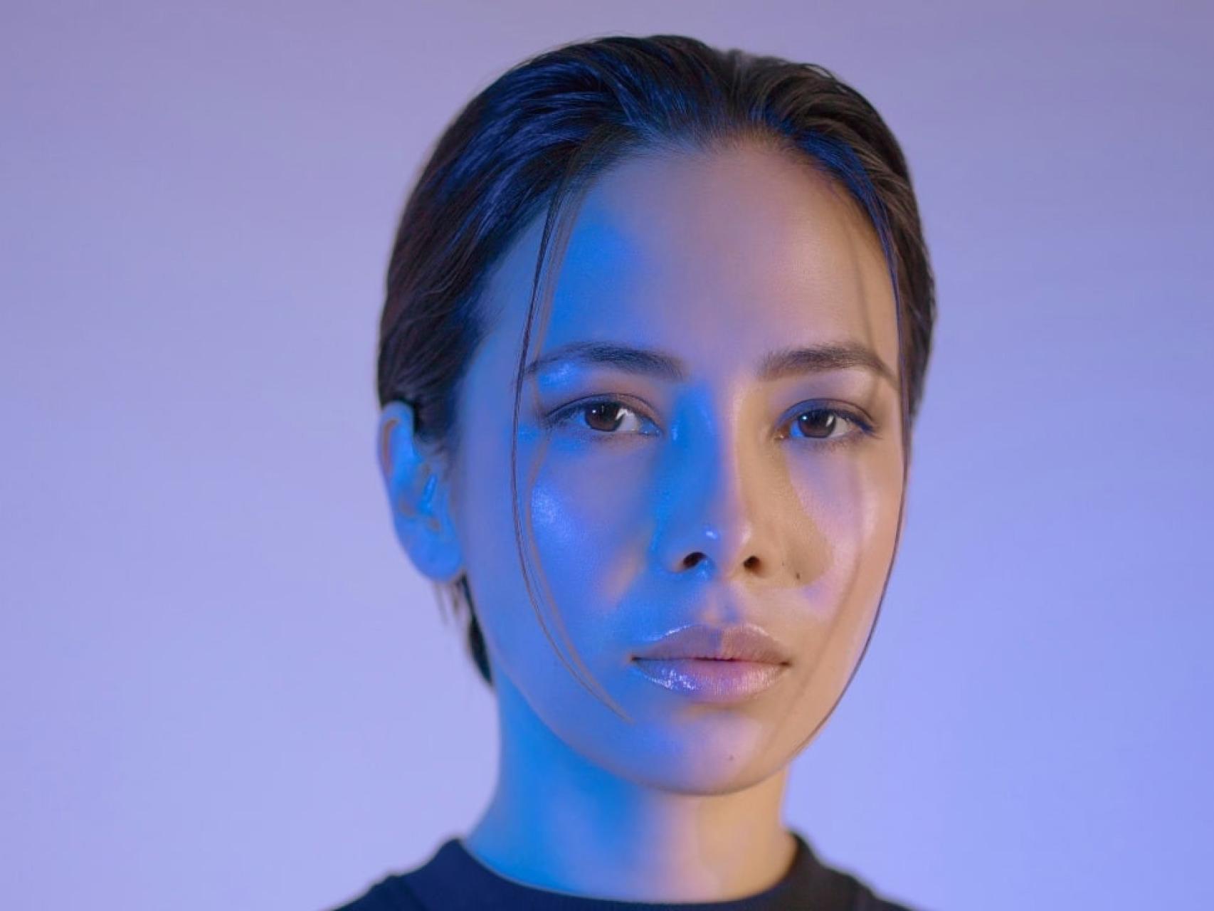 Una mujer con una piel sana.