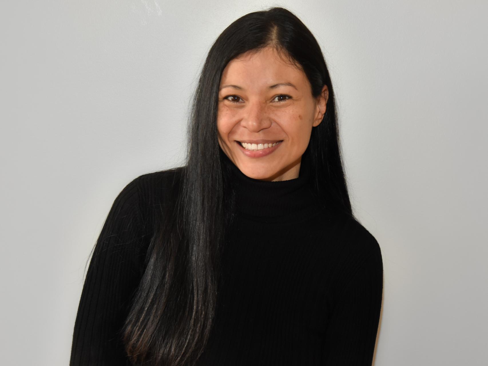 La escritora habla para Magas de su libro.